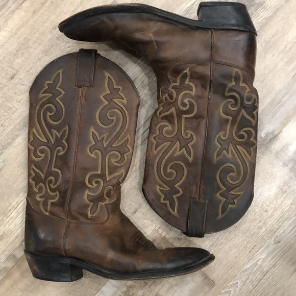 Justin Buck in Brown Boots - Picture 5 of 12